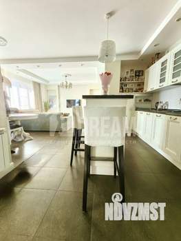 3-к квартира, вторичка, 105м2, 8/18 этаж