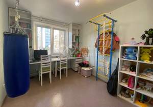 3-к квартира, вторичка, 74м2, 1/9 этаж