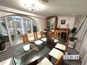 4-к квартира, вторичка, 157м2, 3/10 этаж