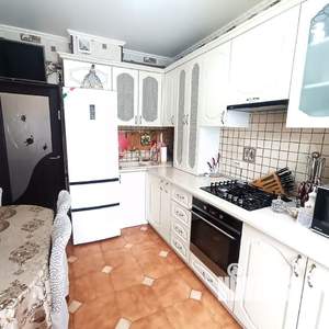 2-к квартира, вторичка, 56м2, 1/3 этаж