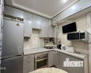 2-к квартира, вторичка, 42м2, 1/5 этаж