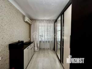 2-к квартира, вторичка, 37м2, 1/4 этаж