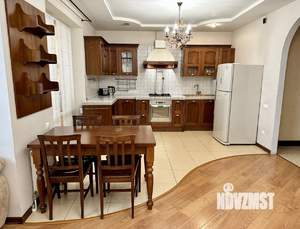 4-к квартира, вторичка, 145м2, 8/9 этаж