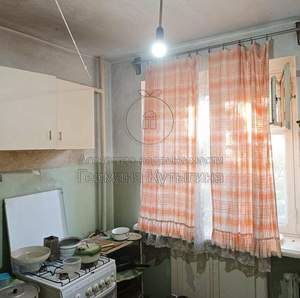 2-к квартира, вторичка, 42м2, 1/5 этаж