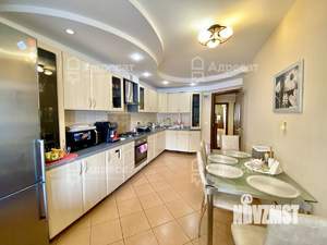 4-к квартира, вторичка, 130м2, 2/9 этаж