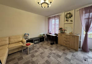 1-к квартира, вторичка, 42м2, 4/4 этаж