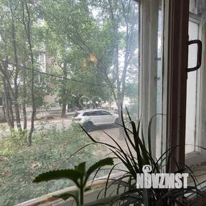 2-к квартира, вторичка, 42м2, 1/4 этаж