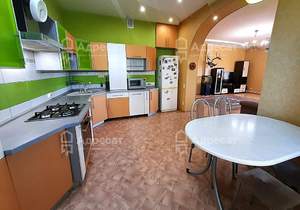 2-к квартира, вторичка, 80м2, 1/4 этаж