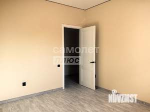 2-к квартира, вторичка, 61м2, 1/1 этаж