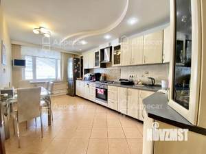 4-к квартира, вторичка, 130м2, 2/9 этаж