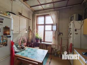 3-к квартира, вторичка, 18м2, 4/4 этаж