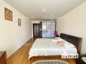 4-к квартира, вторичка, 130м2, 2/9 этаж