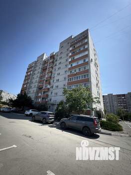 2-к квартира, вторичка, 52м2, 1/10 этаж