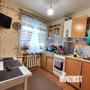 2-к квартира, вторичка, 42м2, 1/4 этаж