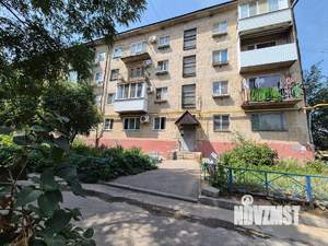 2-к квартира, вторичка, 43м2, 1/4 этаж