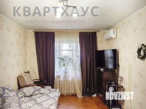 2-к квартира, вторичка, 42м2, 1/4 этаж