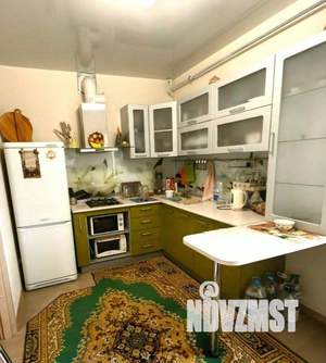 2-к квартира, вторичка, 61м2, 1/4 этаж