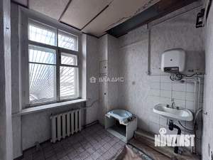 2-к квартира, вторичка, 60м2, 1/4 этаж