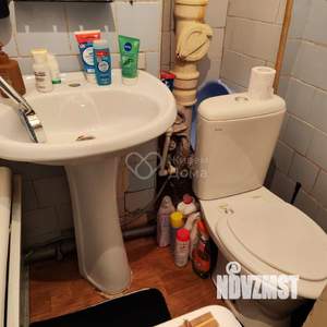 2-к квартира, вторичка, 42м2, 1/4 этаж