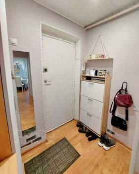 2-к квартира, вторичка, 43м2, 1/4 этаж