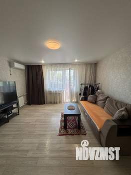 2-к квартира, вторичка, 52м2, 1/10 этаж