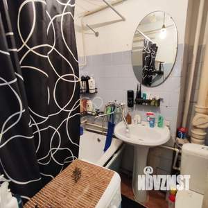 2-к квартира, вторичка, 42м2, 1/4 этаж