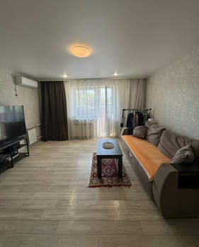 2-к квартира, вторичка, 52м2, 1/10 этаж