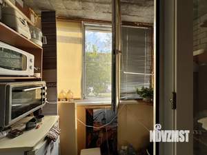 2-к квартира, вторичка, 38м2, 1/4 этаж