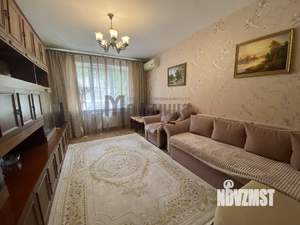 2-к квартира, вторичка, 52м2, 1/9 этаж